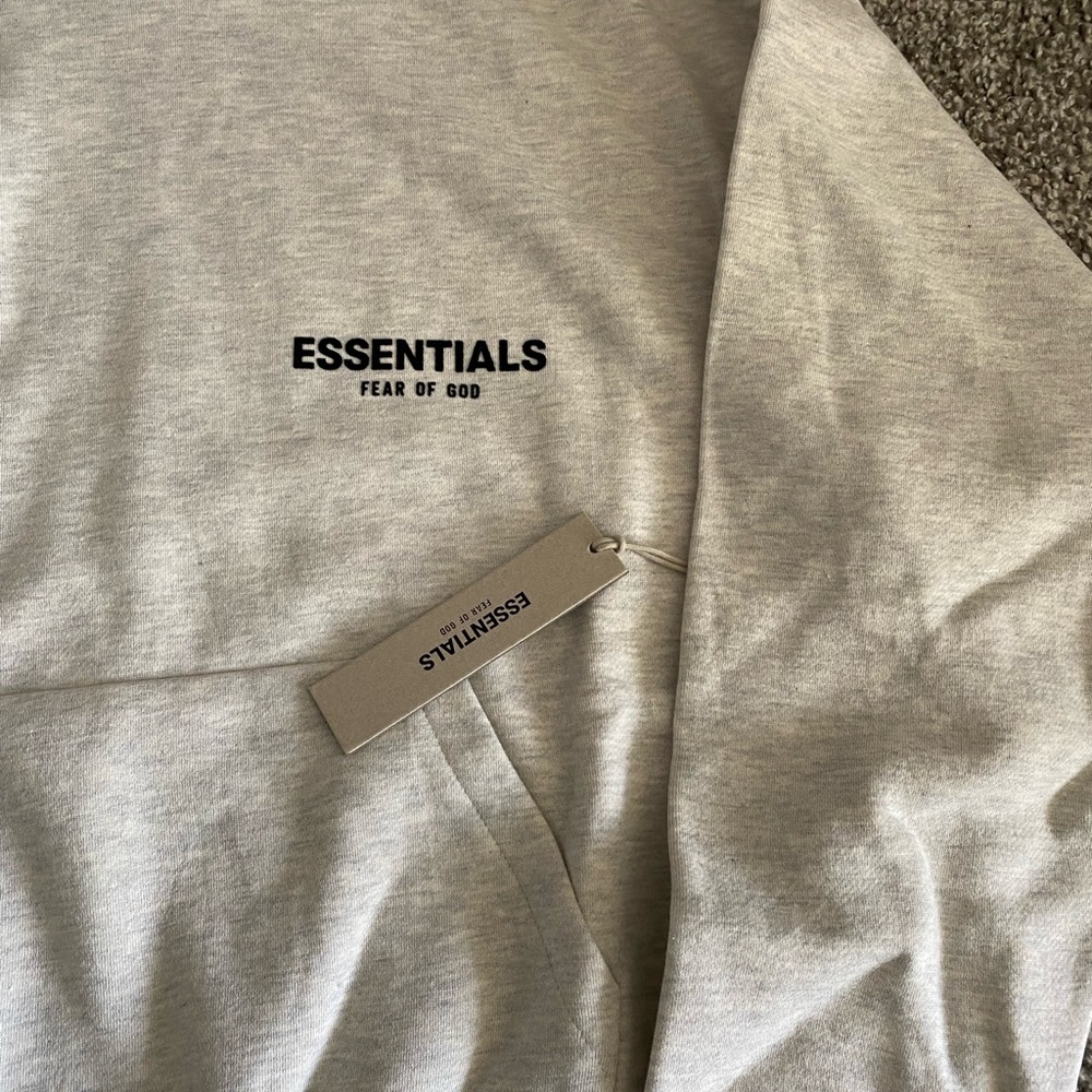 ESSENTIALS FEAR OG GOD LIGHT OATMEAL PULLOVER HOODIE SMALL - Picture 3 of 13
